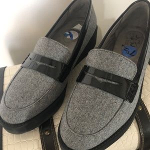 Women's LifeStride Soft System Grey Wedge with Black Trim - Size 7-1/2